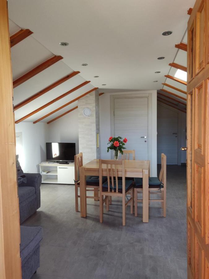 Guest House Maslina Vinišće 외부 사진