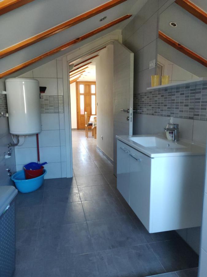 Guest House Maslina Vinišće 외부 사진